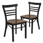 Chaise de restaurant de la série HERCULES en métal noir avec dossier échelle à trois lattes - Siège en bois de cerisier-Conception à  dossier échelle