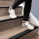 WeatherTech - Améliore l’adhérence dans les escaliers avec StairEdge - 29.5 po - Noir - Paquet de 5-La bande adhésive utilisée pour coller le produit à la marche est résistante à l’eau, de sorte que chaque revêtement StairEdge peut être lavé avec une vadrouille.
