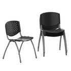 Chaise empilable en plastique noir de la série HERCULES, capacité de 880 lb avec cadre enduit de poudre grise titane-Capacité de poids de 880 lb