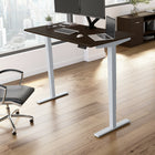 Bureau assis-debout à hauteur réglable 60 po x 30 po Move 40 Series de Bush Business Furniture - cerisier moka/gris métallique-Le plateau durable en stratifié thermofusionné offre une résistance supérieure aux taches, aux rayures et aux autres dommages esthétiques