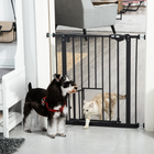 PawHut - Barrière pour Animaux 29-32 Pouces avec Porte pour Chat-La porte peut se fermer automatiquement lorsque son angle d’ouverture est inférieur à 90°, et rester ouverte lorsqu’il dépasse 90° (ne peut pas se fermer si l’angle est inférieur à 15°)