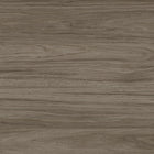 Bureau en L 72 po x 24 po avec retour 42 po Studio C de Bush Business Furniture - hickory moderne/hickory moderne-Le retour se fixe d’un côté ou de l’autre du bureau pour une configuration droitière ou gauchère, et le bureau en L est fini sur tous les côtés afin d’être superbe, quelle que soit son orientation
